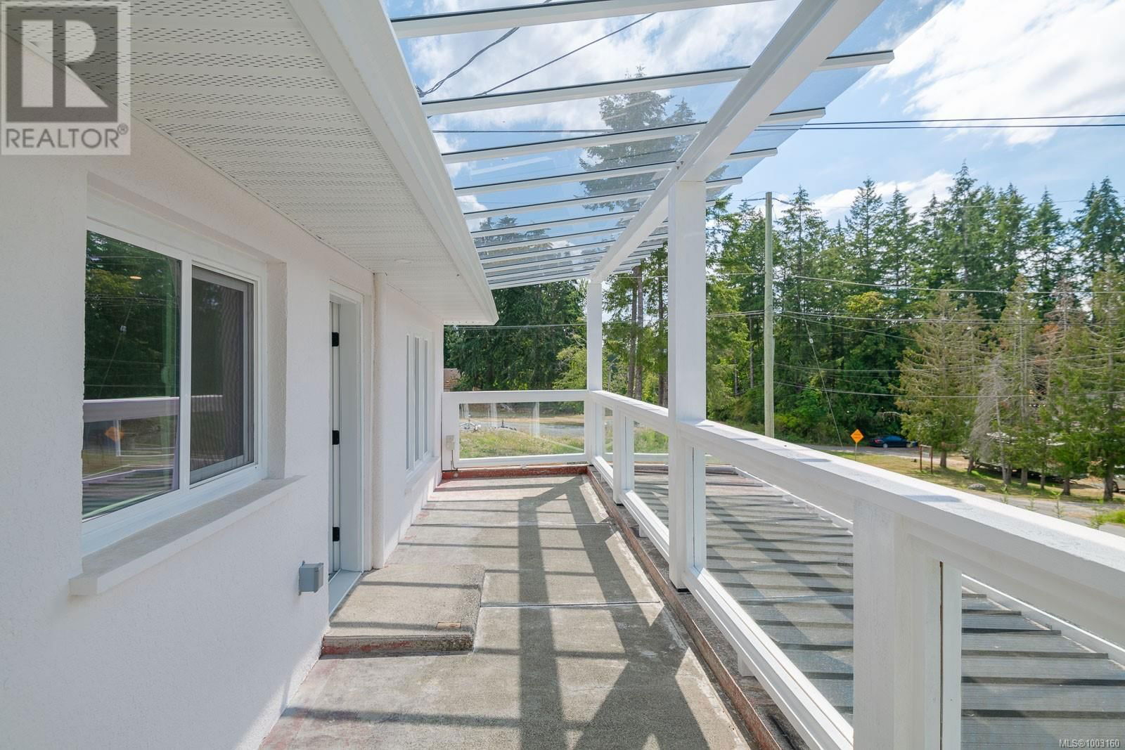 5843 STRATHCONA STREET Image 41