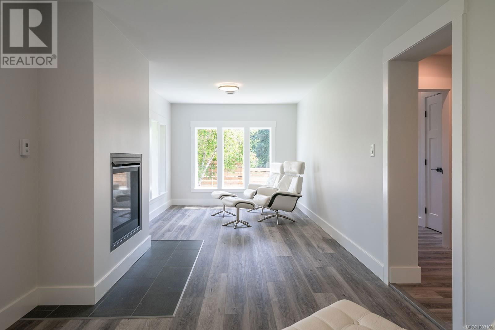 5843 STRATHCONA STREET Image 48
