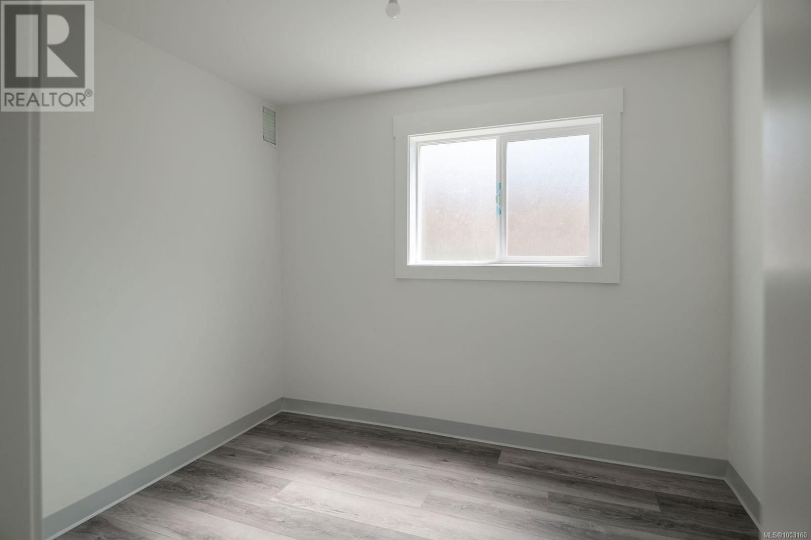 5843 STRATHCONA STREET Image 53