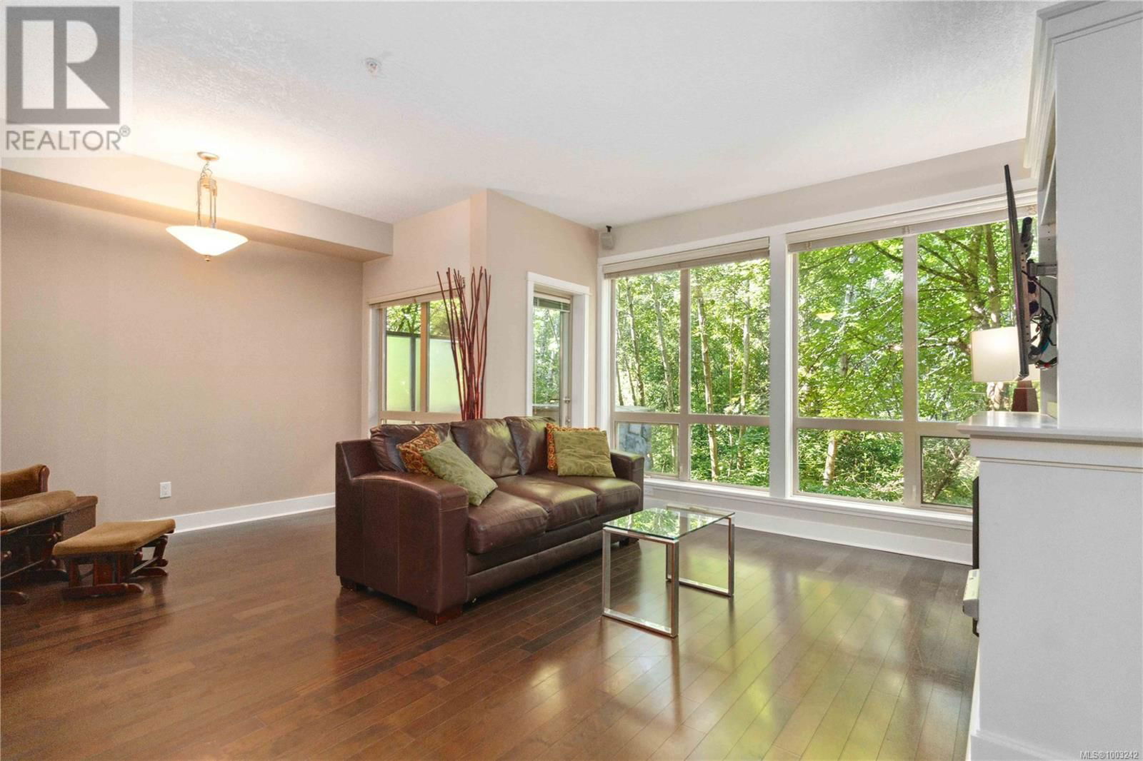 106 - 635 BROOKSIDE ROAD Image 13