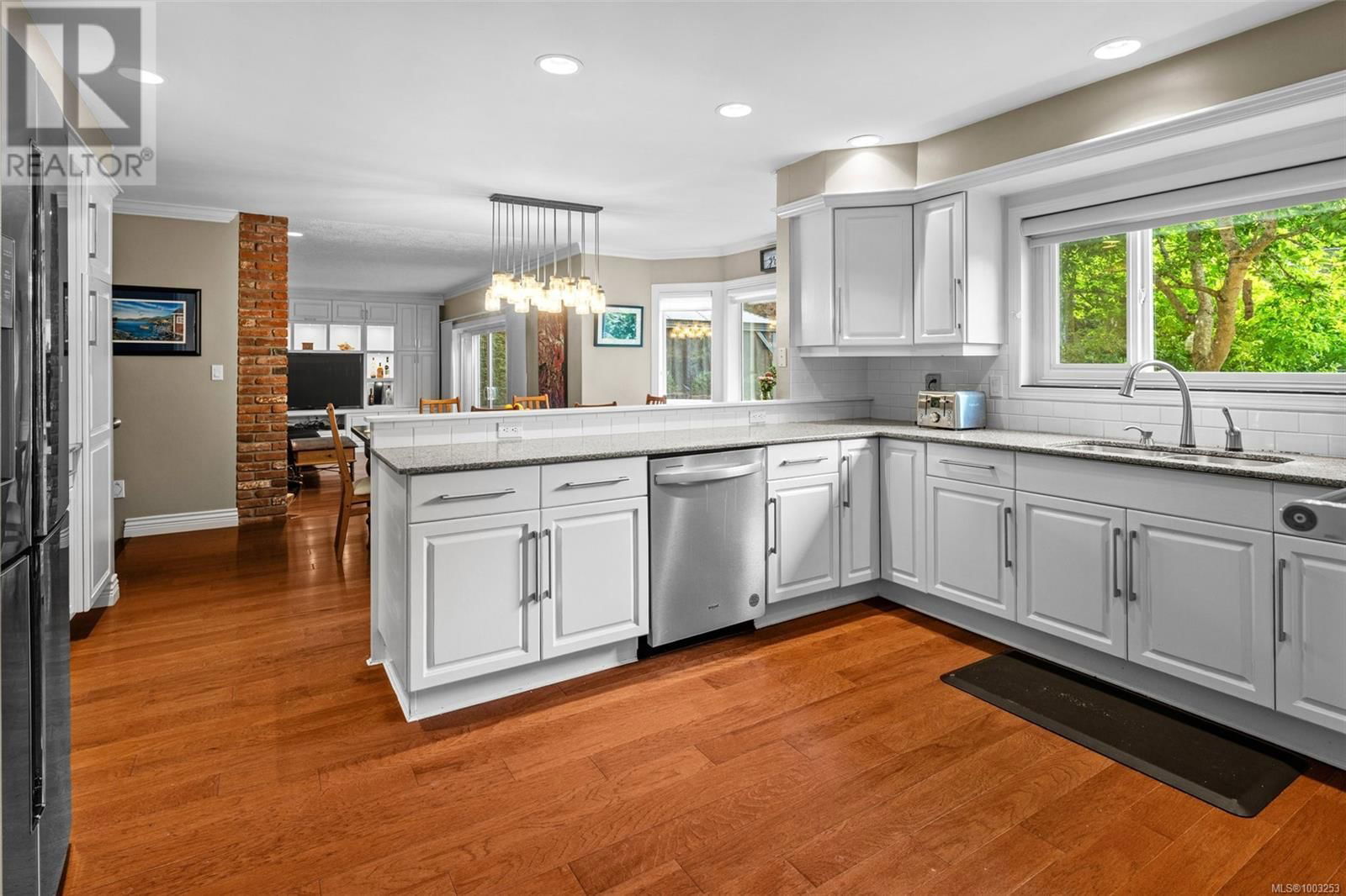 2013 FERNDALE ROAD Image 26