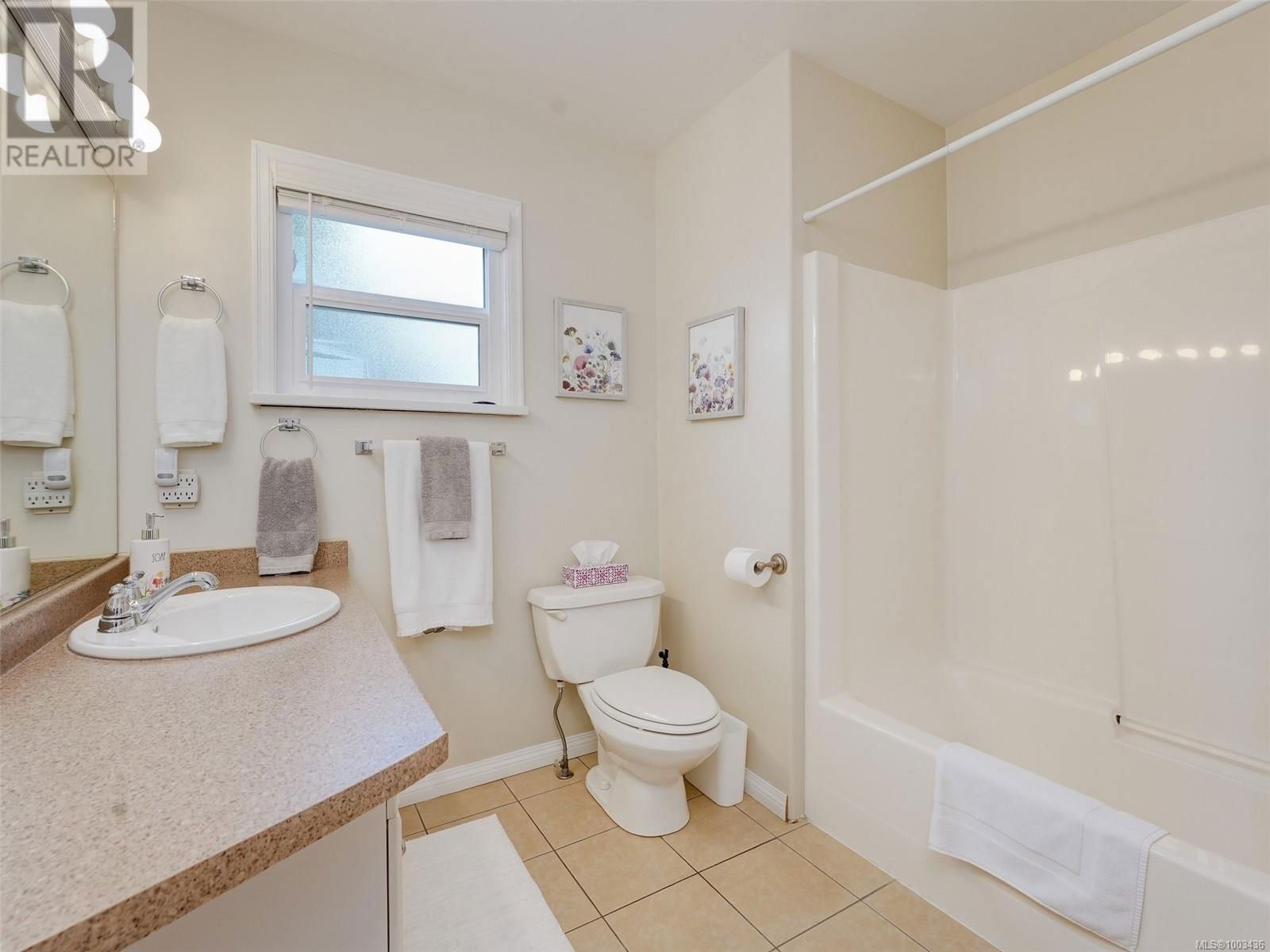 1575 MCRAE AVENUE Image 19