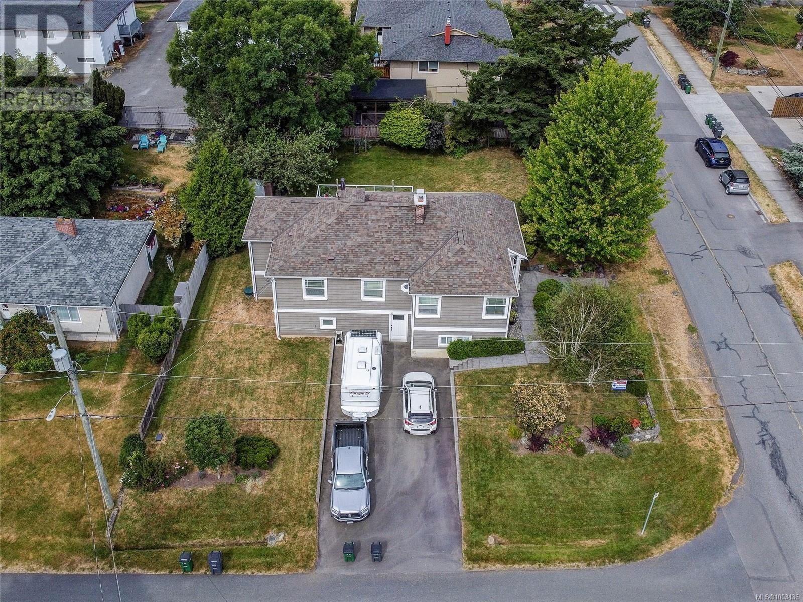 1575 MCRAE AVENUE Image 2