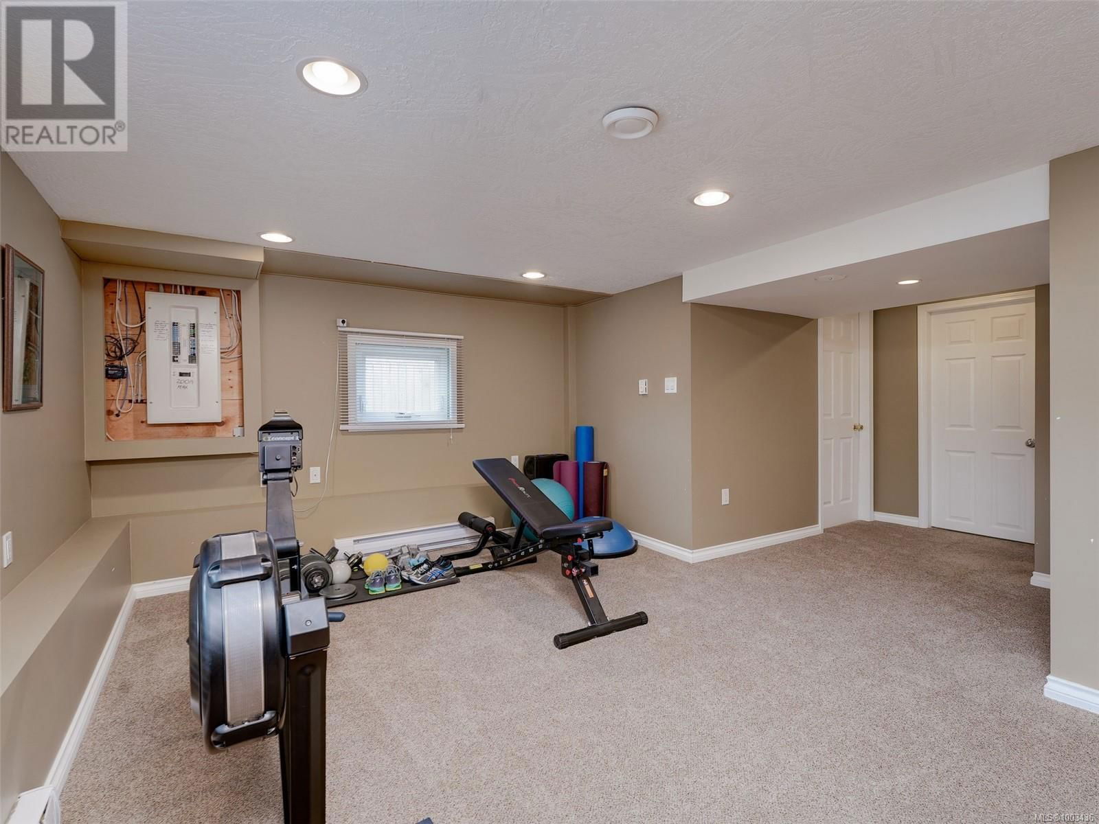 1575 MCRAE AVENUE Image 25