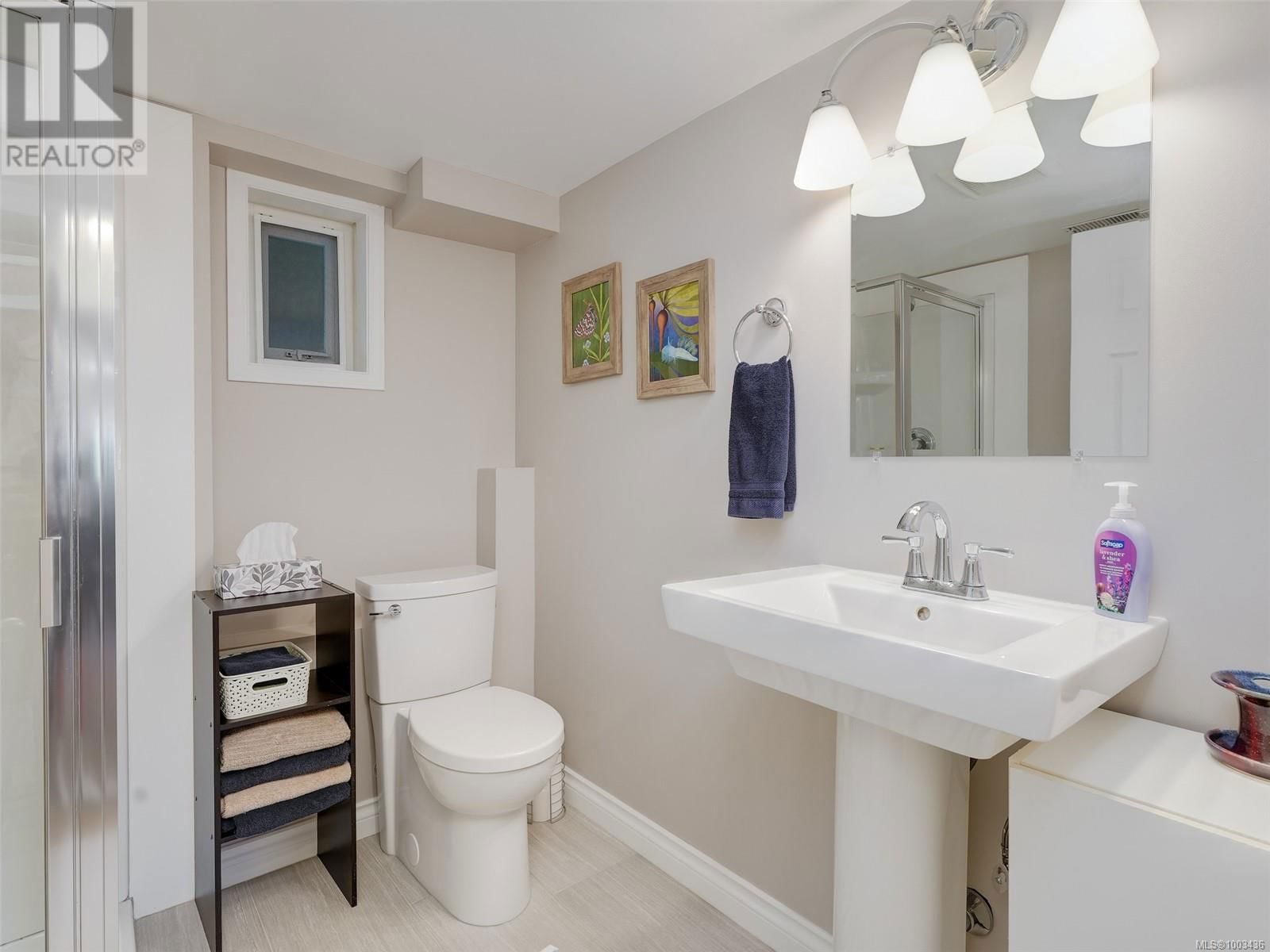 1575 MCRAE AVENUE Image 30