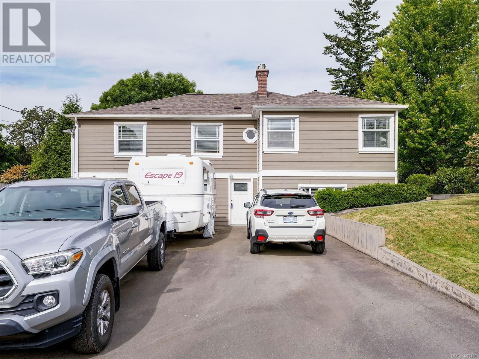 1575 MCRAE AVENUE Image 4