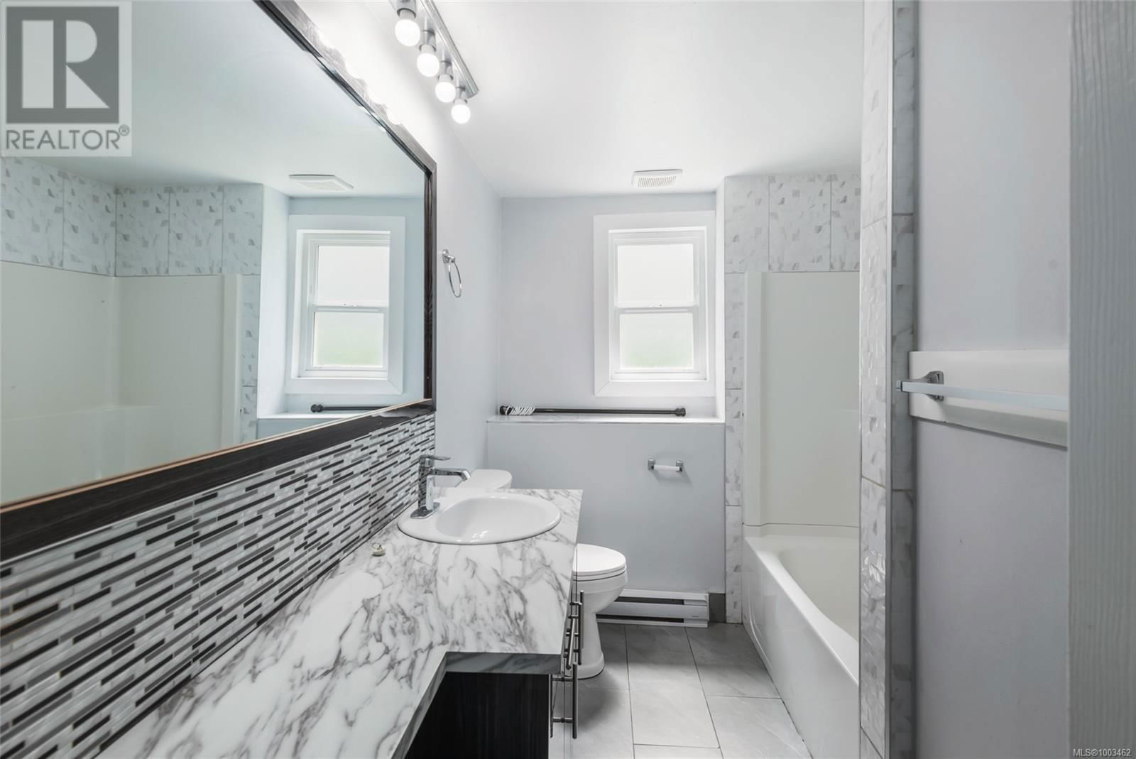 3528 7TH AVENUE Image 13