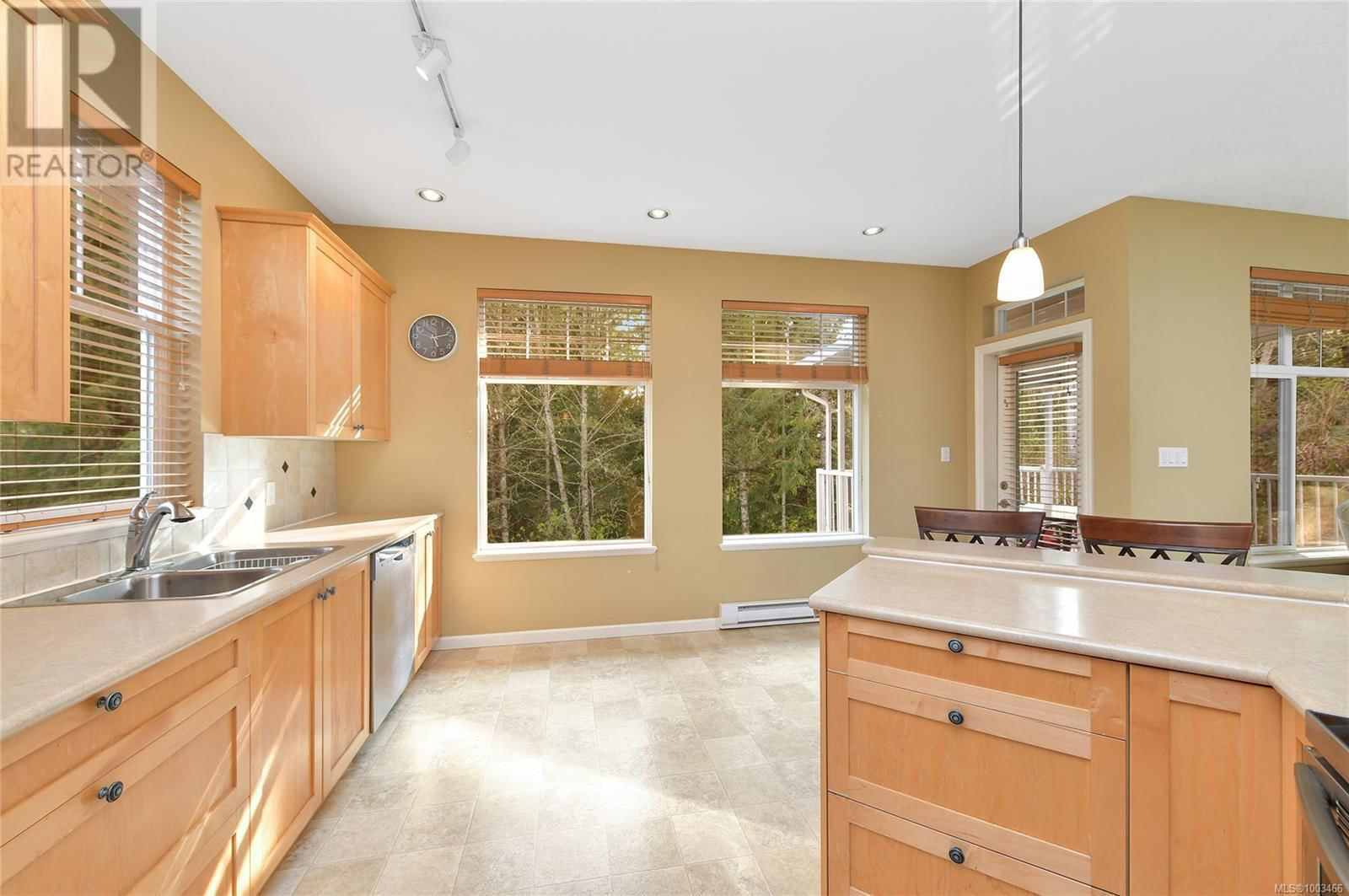 2408 SUNRIVER WAY Image 15
