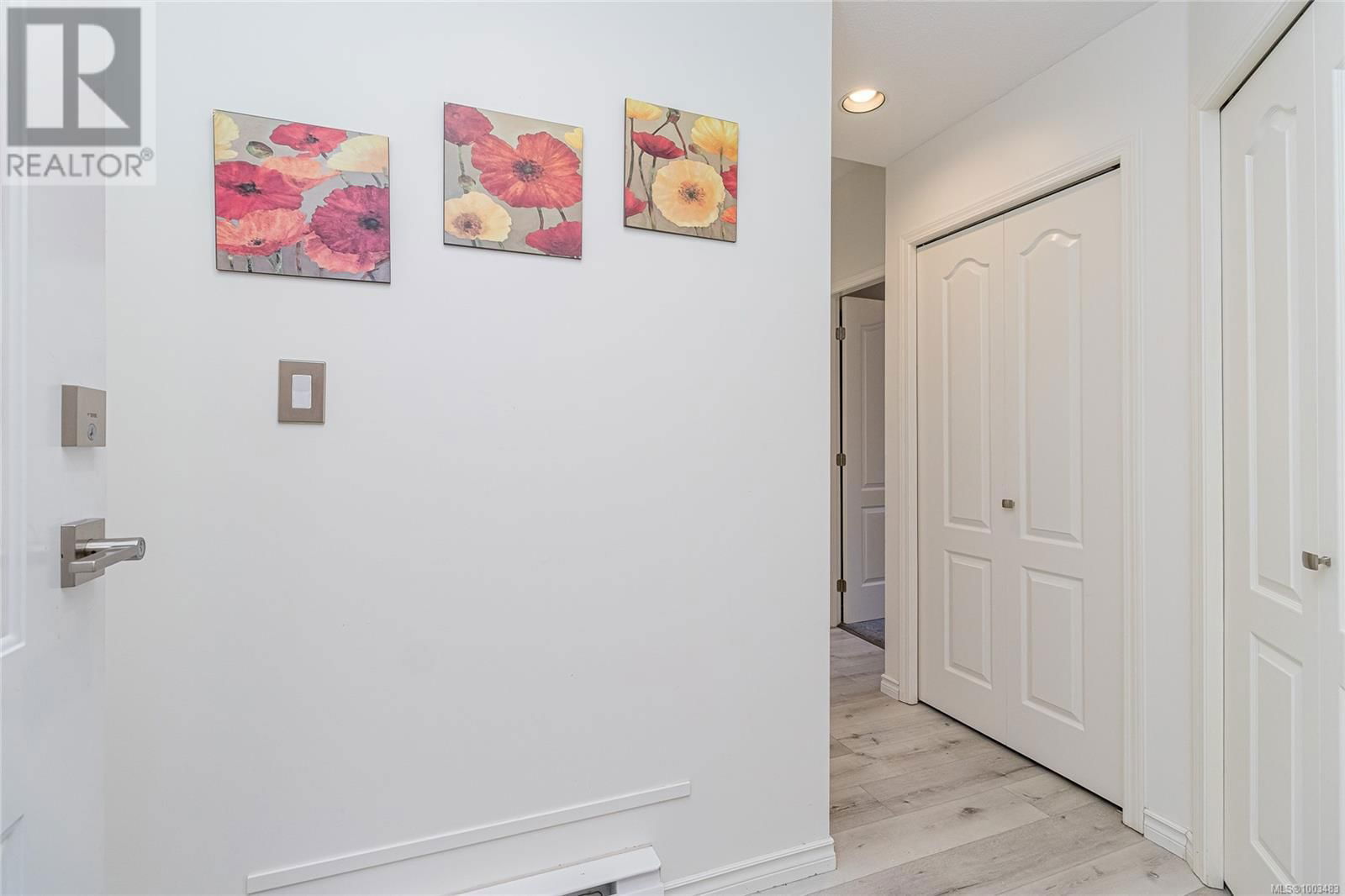 105B - 3000 OAK STREET Image 15