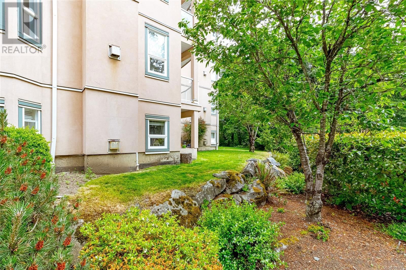 105B - 3000 OAK STREET Image 24