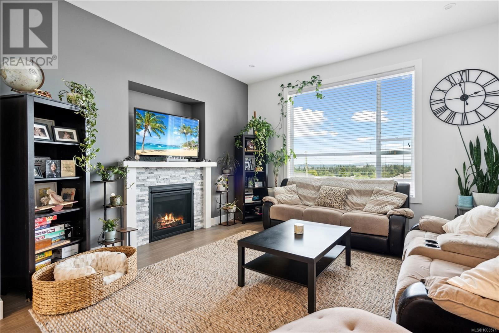 925 HOWARD AVENUE Image 4