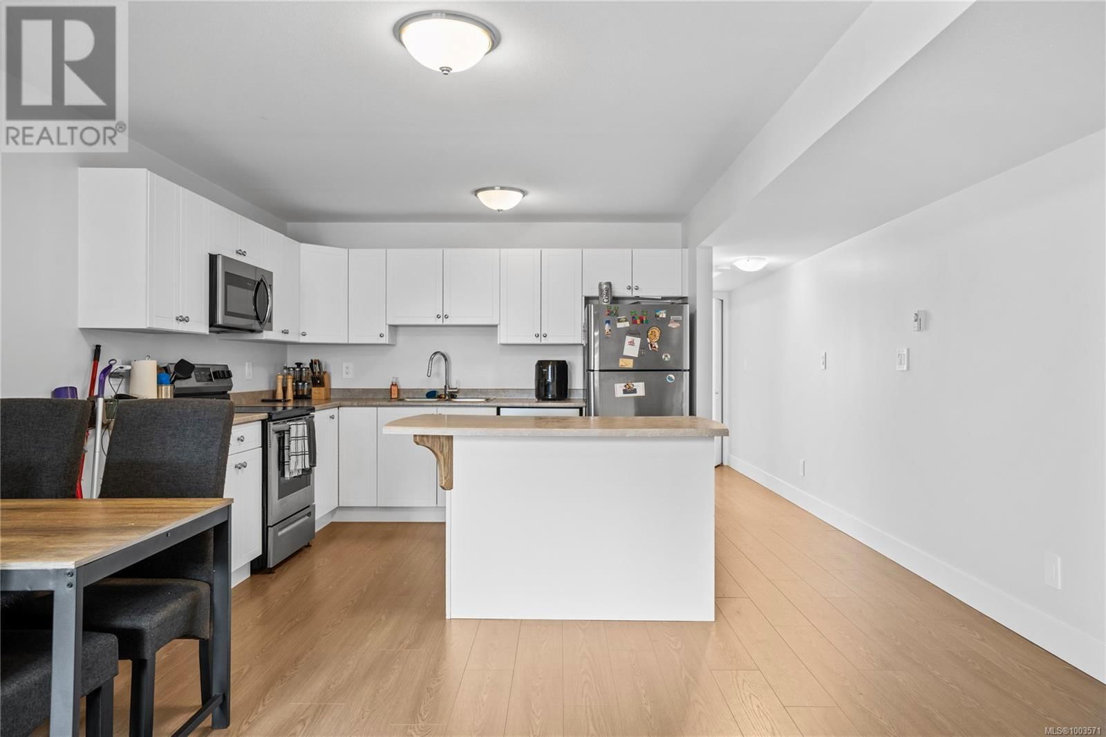 925 HOWARD AVENUE Image 41