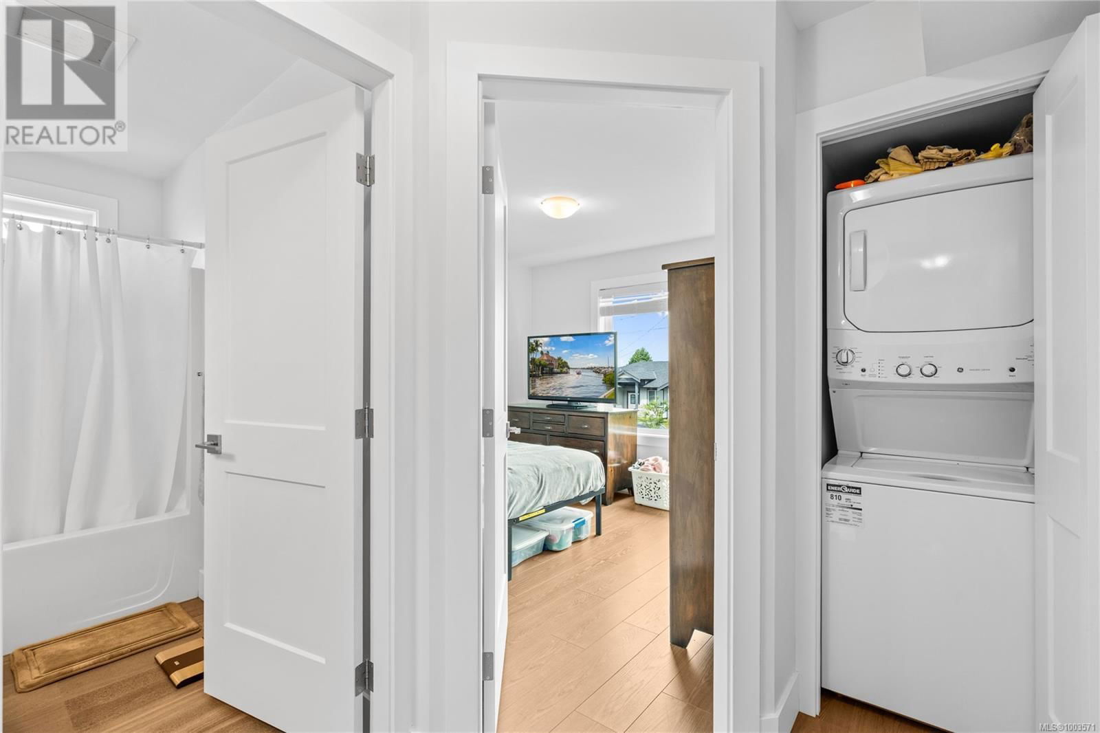 925 HOWARD AVENUE Image 48