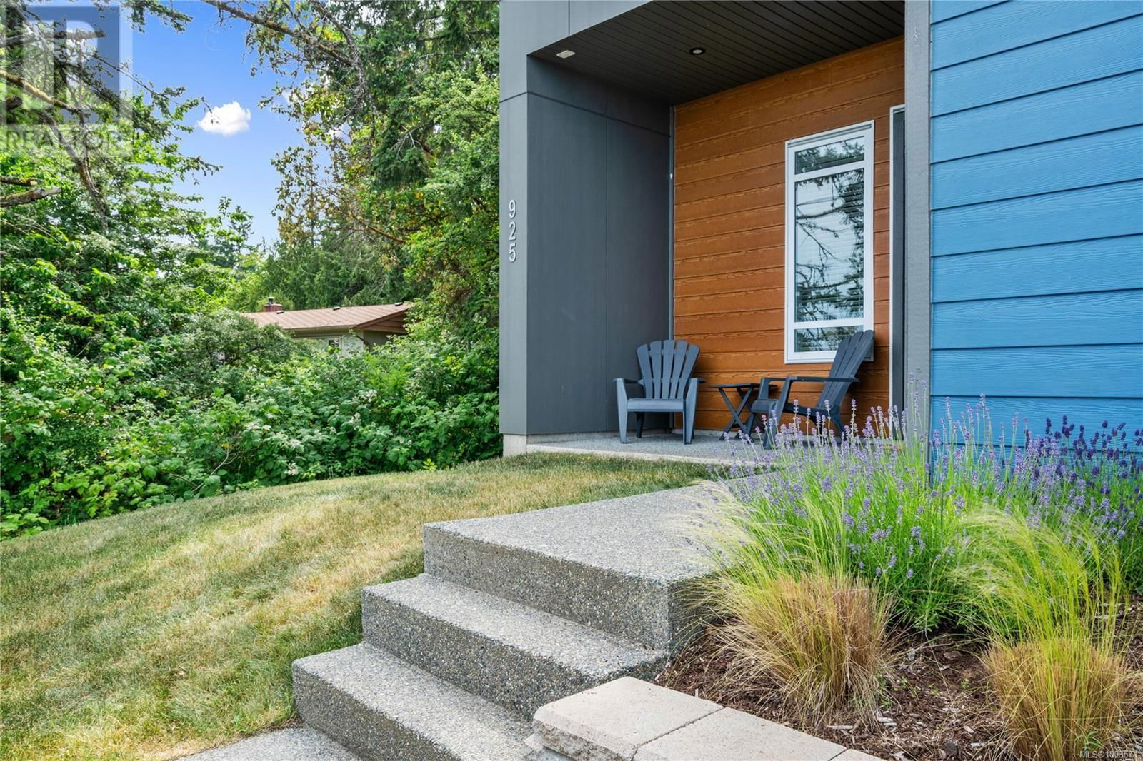 925 HOWARD AVENUE Image 53