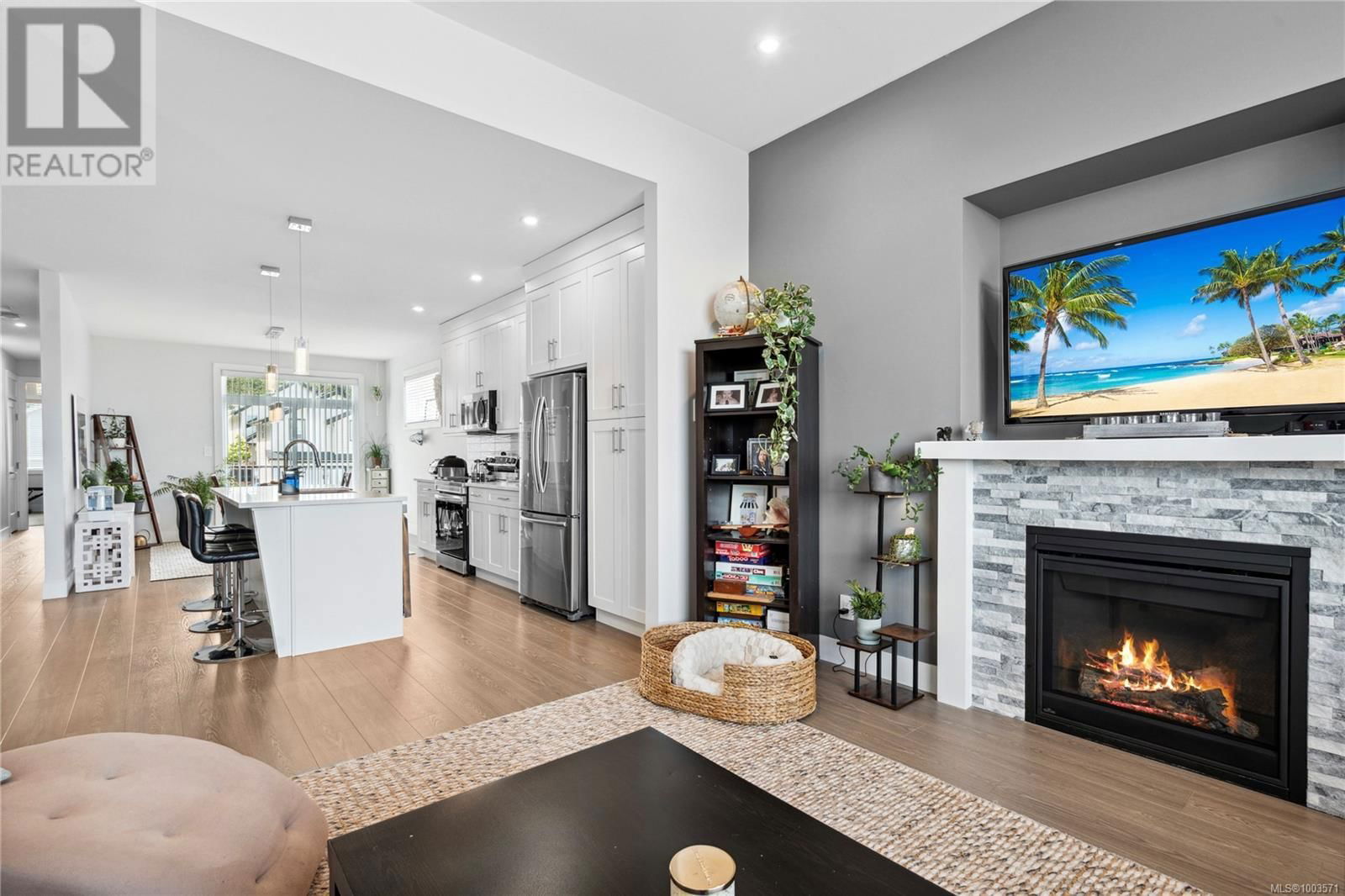 925 HOWARD AVENUE Image 6