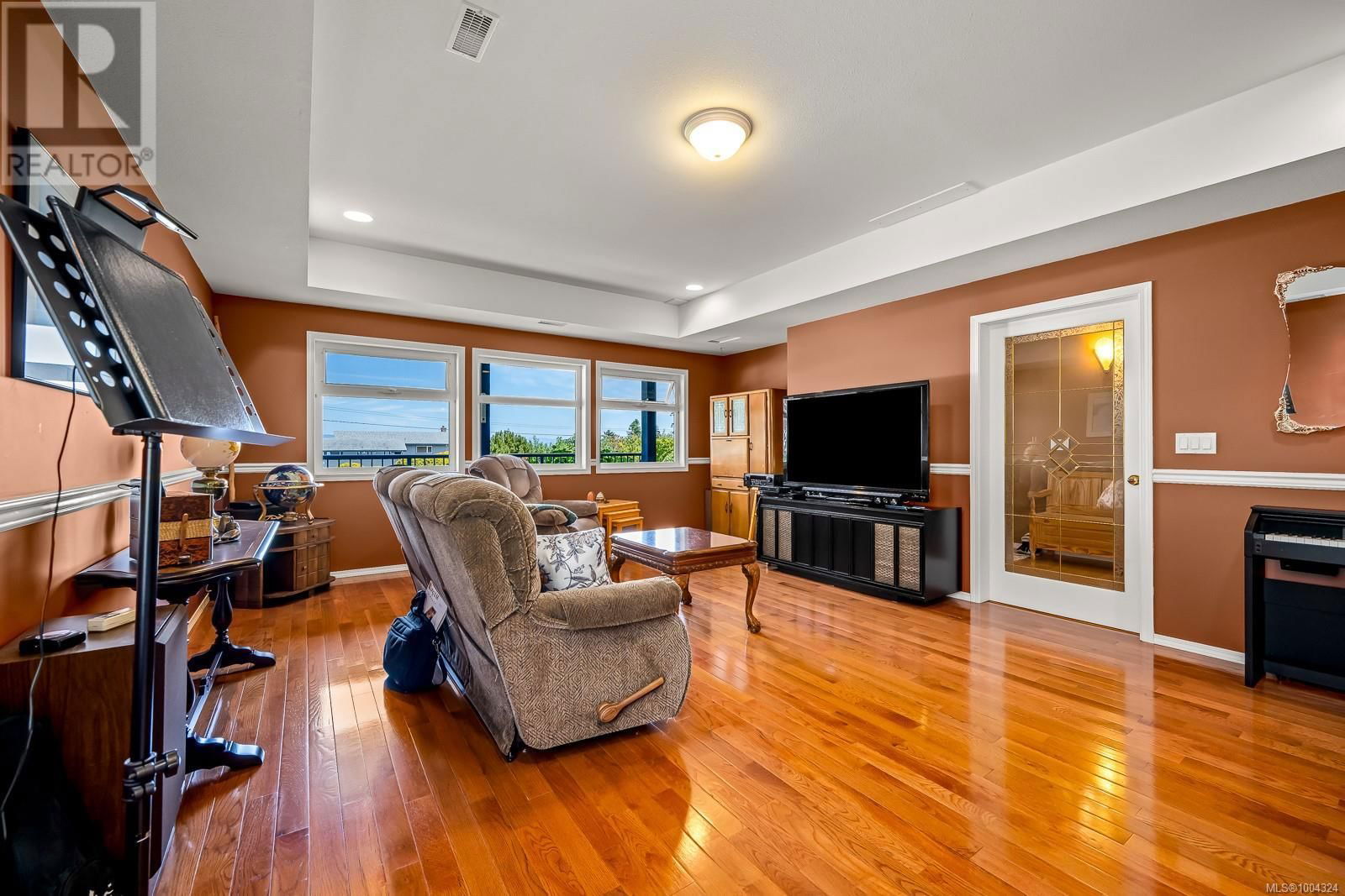 6349 EAGLES DRIVE Image 31