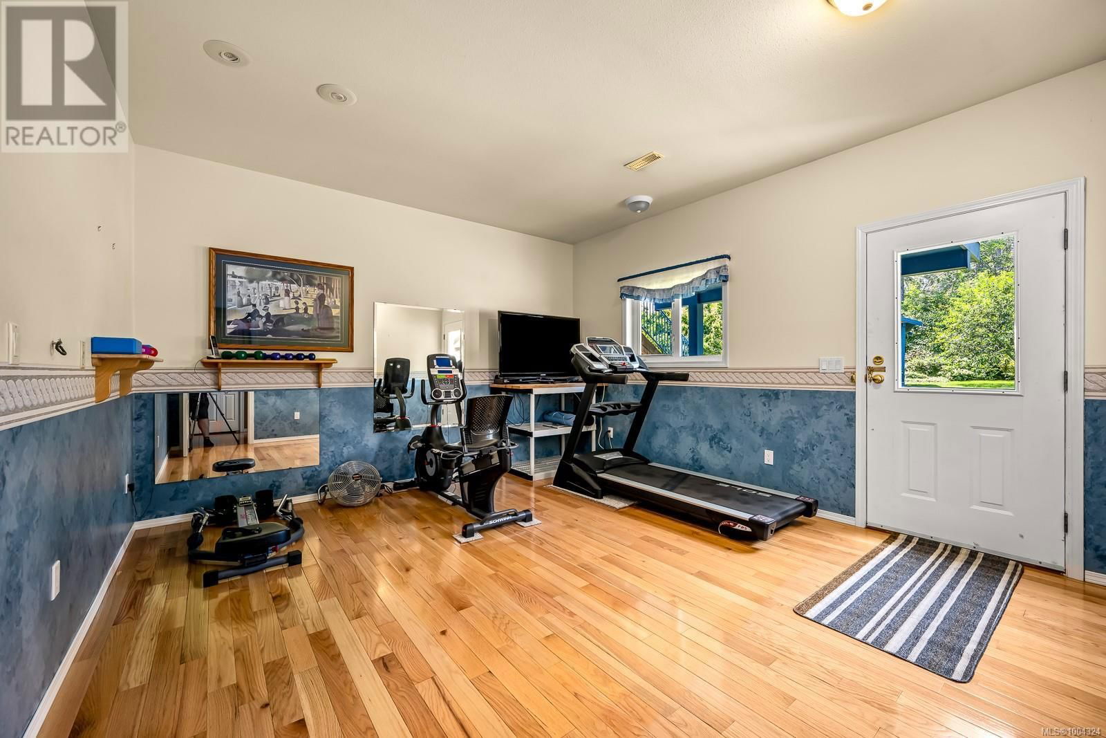 6349 EAGLES DRIVE Image 34