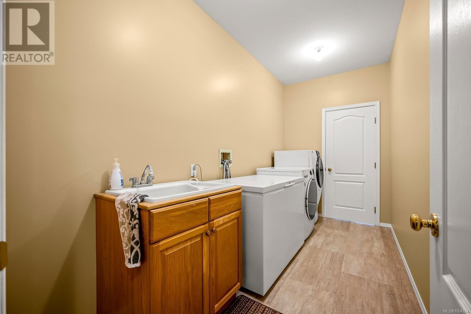 6349 EAGLES DRIVE Image 36