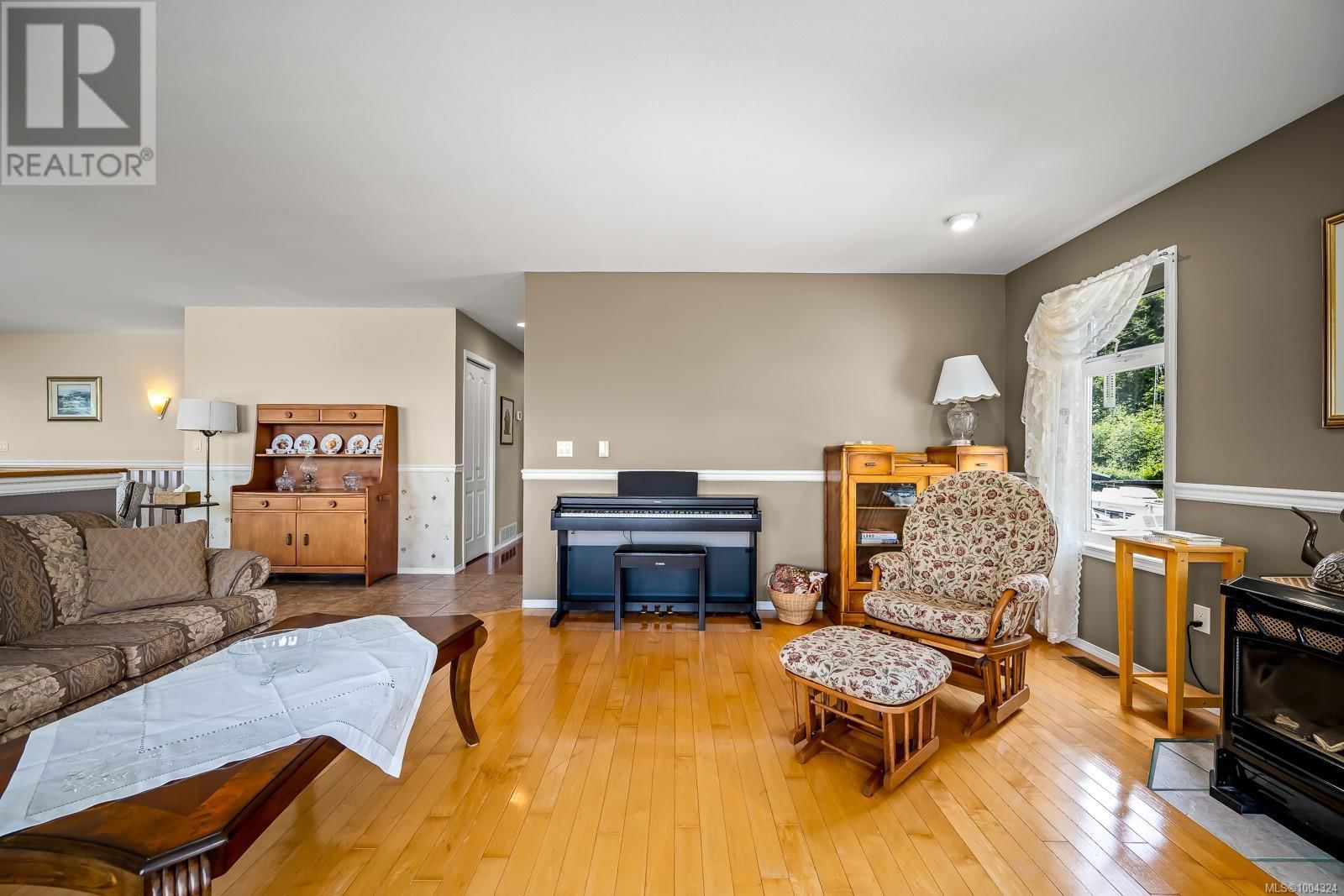 6349 EAGLES DRIVE Image 8