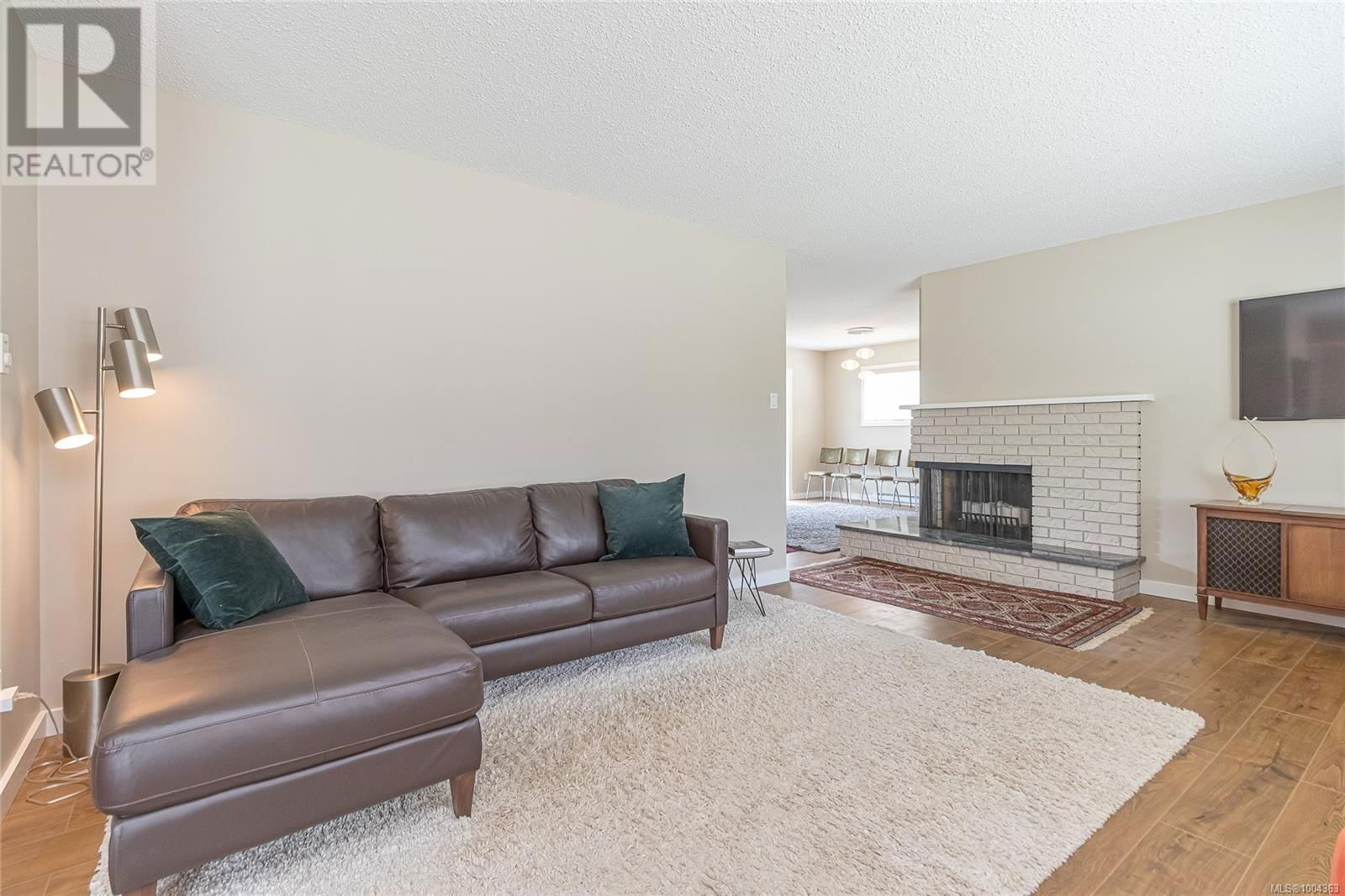 93 CILAIRE DRIVE Image 15