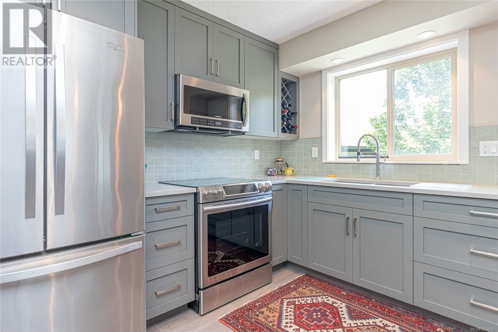 93 CILAIRE DRIVE Image 17