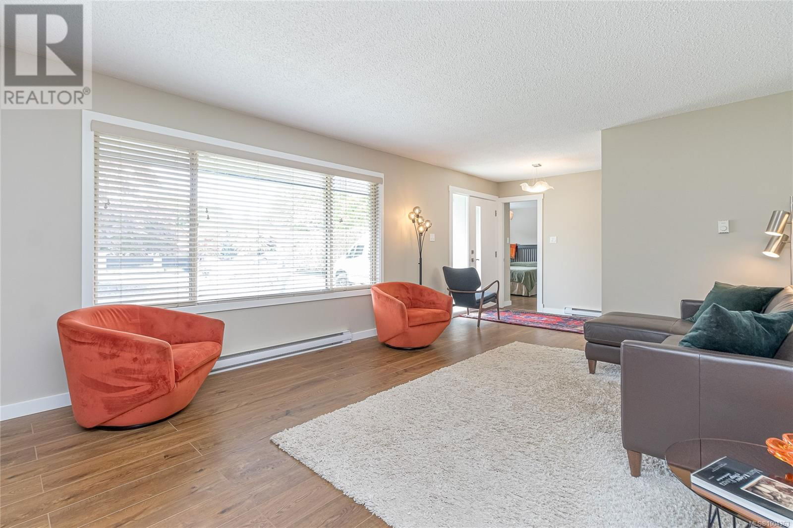 93 CILAIRE DRIVE Image 21