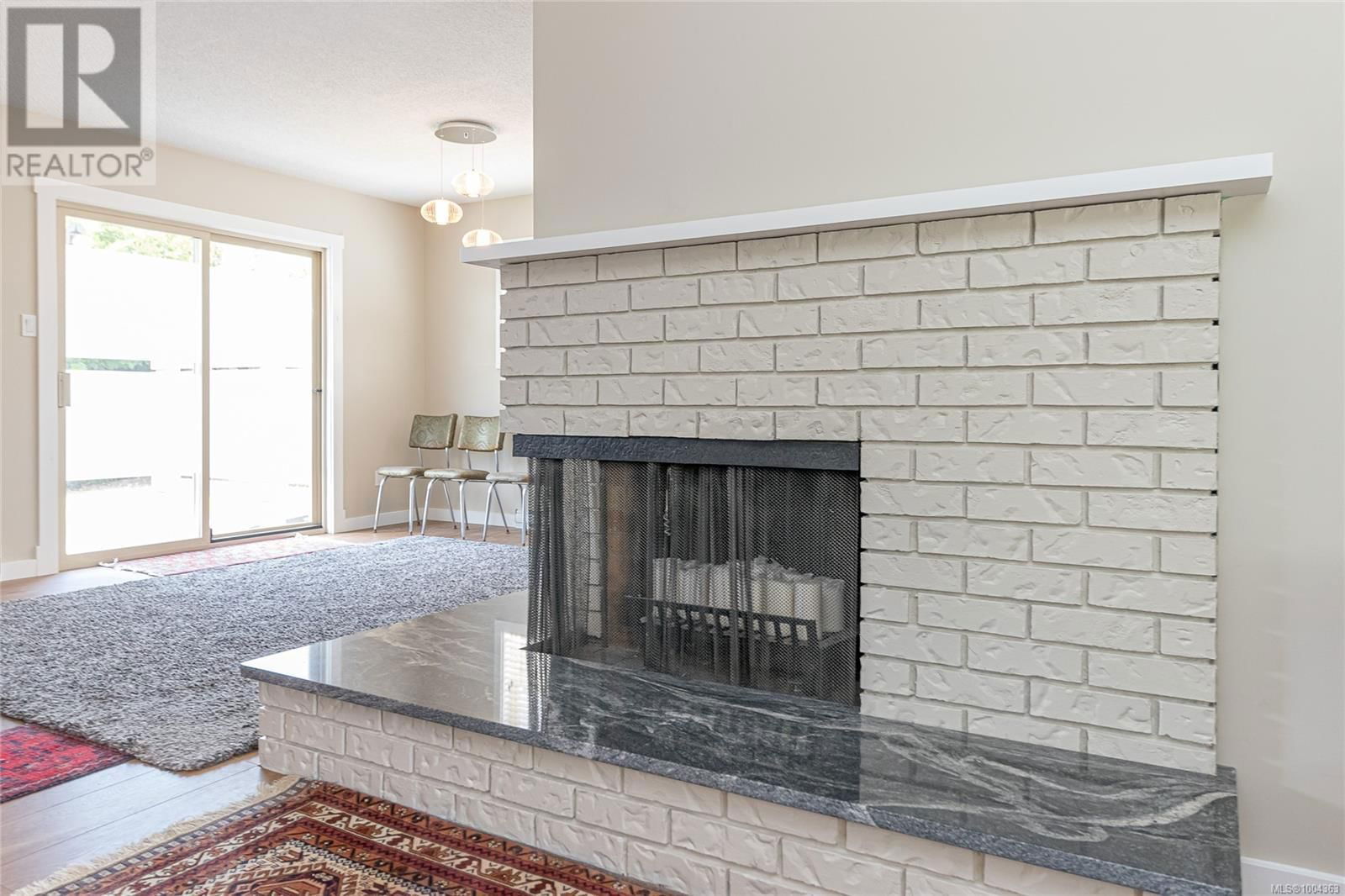 93 CILAIRE DRIVE Image 23