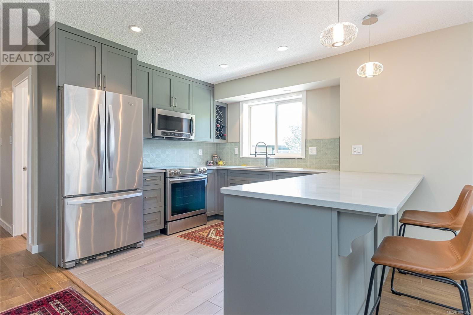 93 CILAIRE DRIVE Image 3
