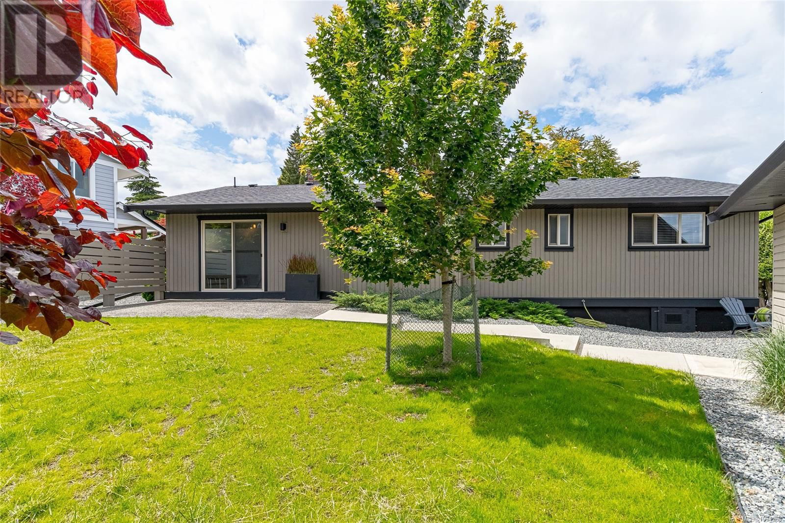 93 CILAIRE DRIVE Image 35