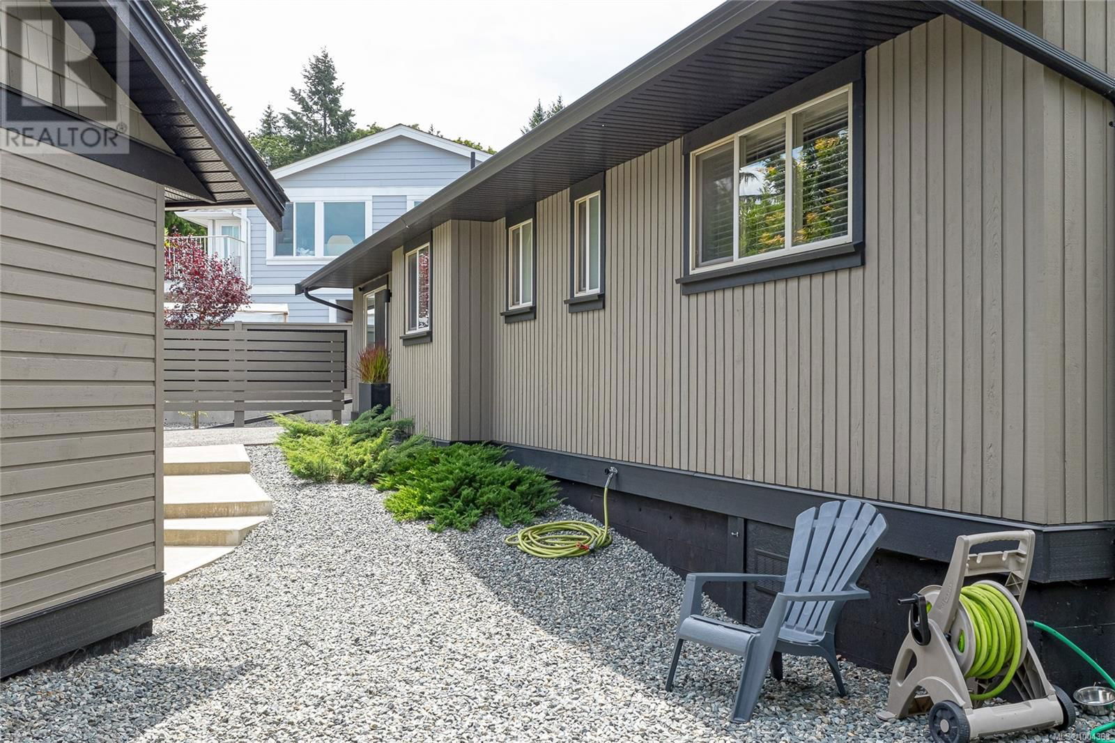 93 CILAIRE DRIVE Image 39