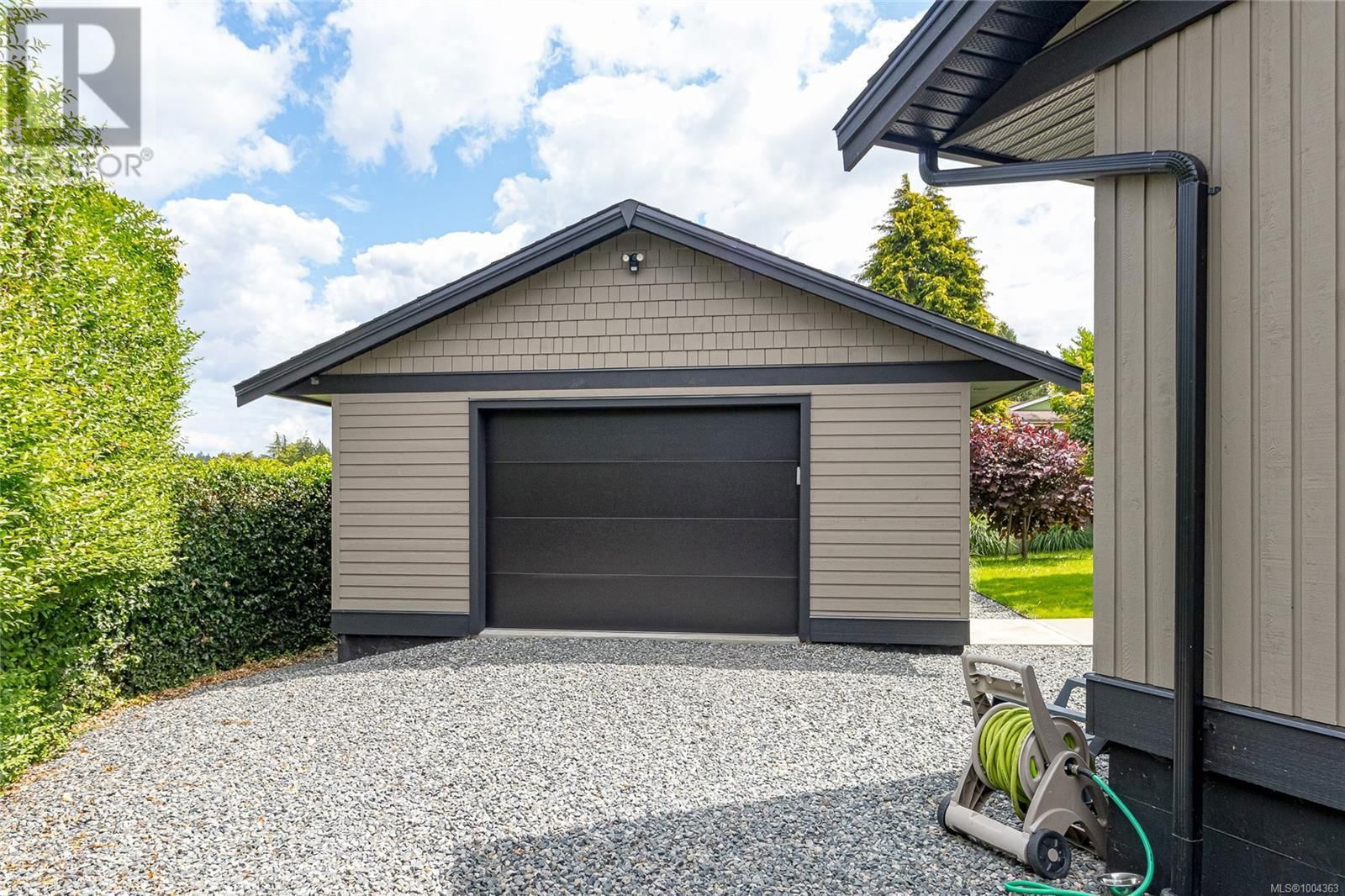 93 CILAIRE DRIVE Image 40