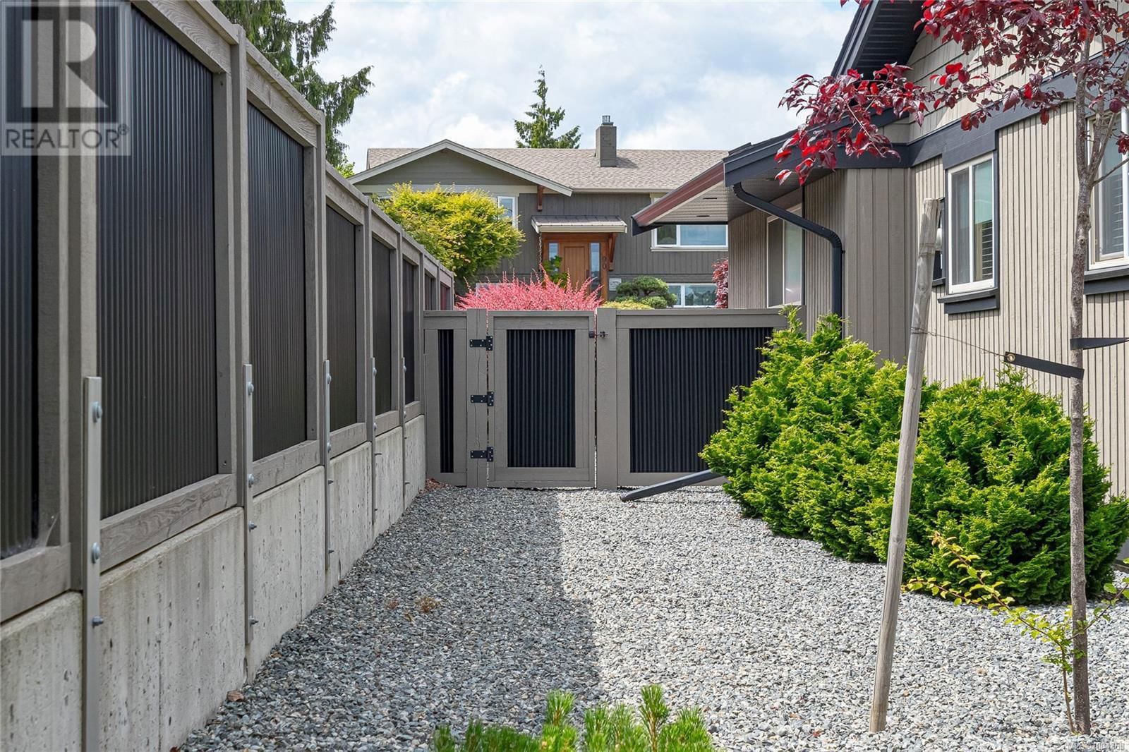 93 CILAIRE DRIVE Image 41