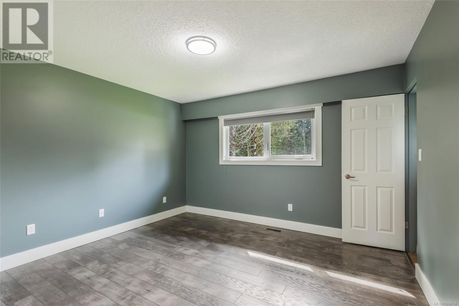 6124 STRATHCONA STREET Image 14