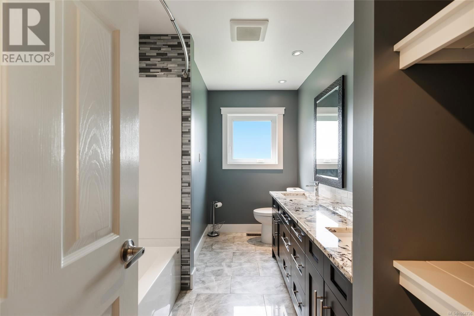 6124 STRATHCONA STREET Image 17