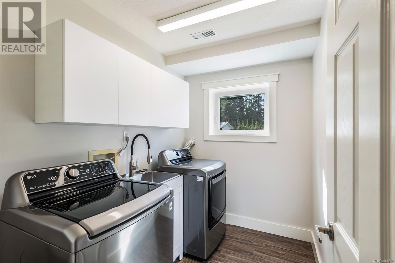 6124 STRATHCONA STREET Image 26