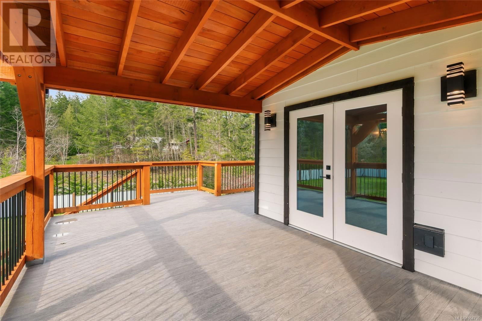 6124 STRATHCONA STREET Image 30