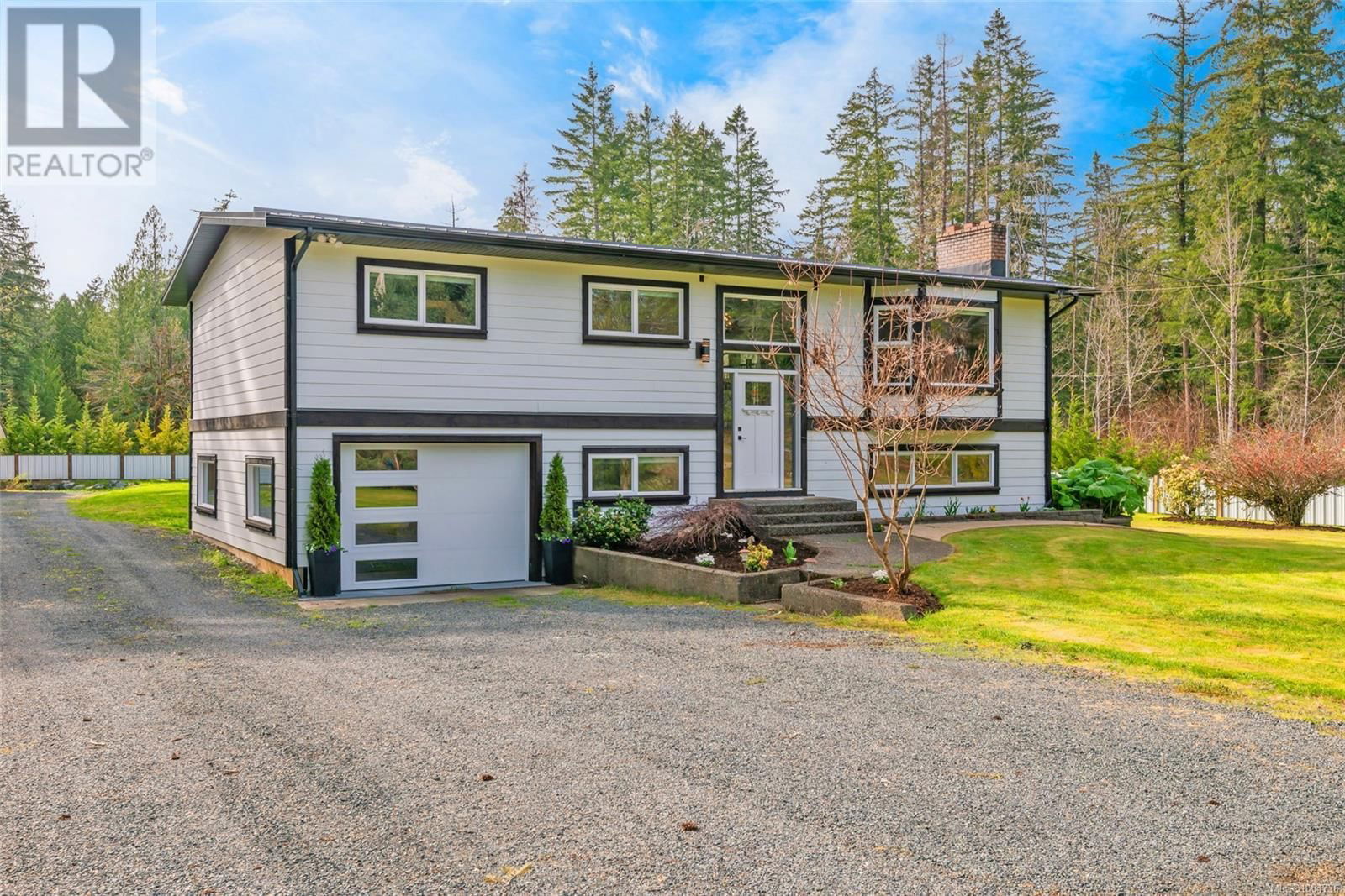 6124 STRATHCONA STREET Image 36