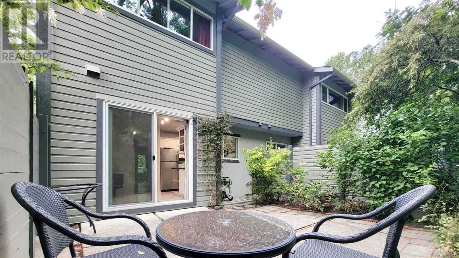 550 CARNATION PLACE Image 13