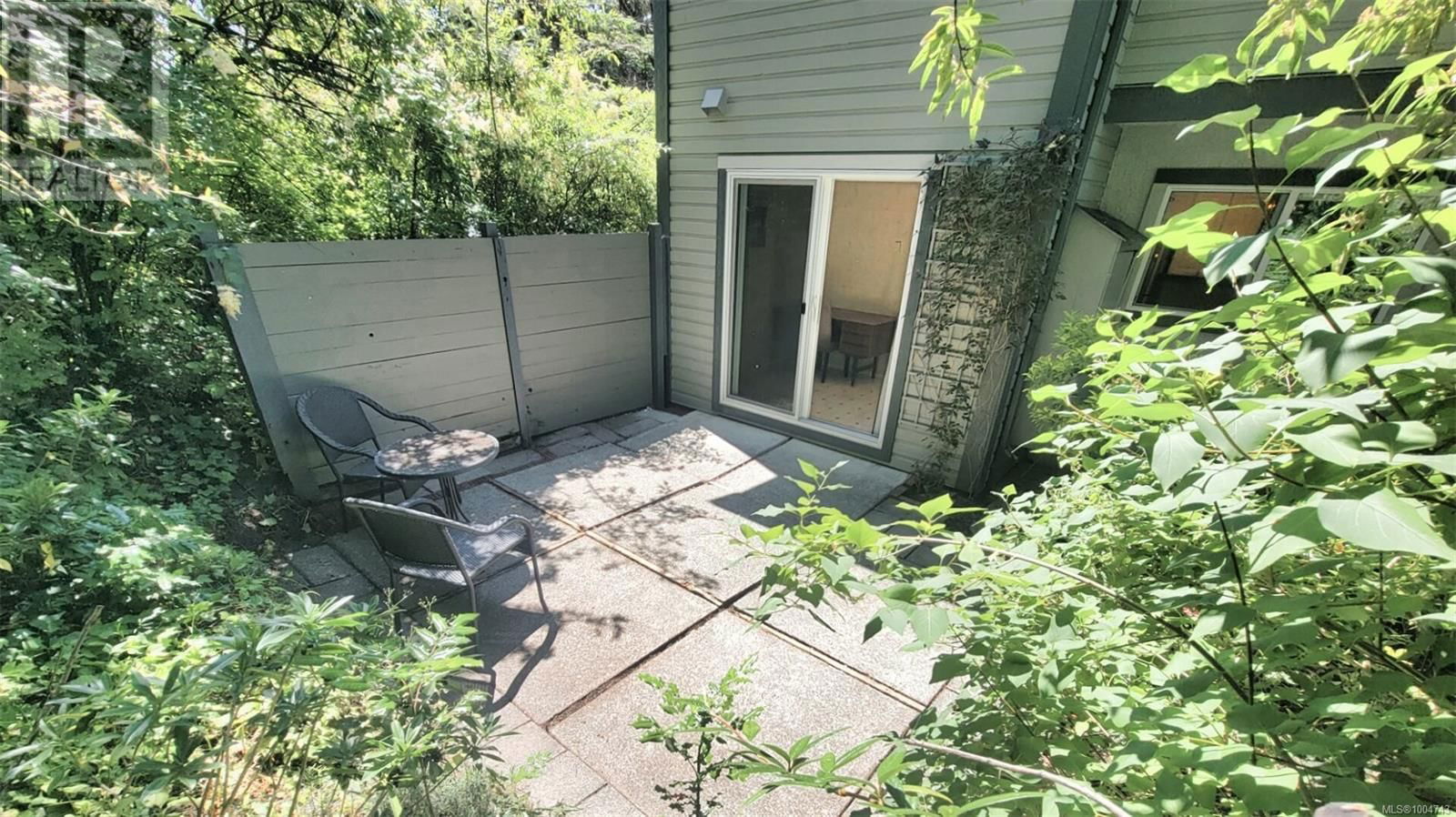 550 CARNATION PLACE Image 19