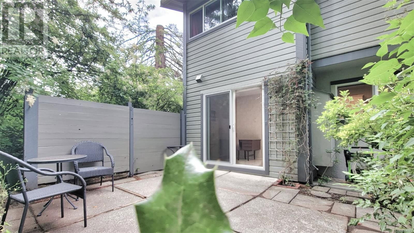 550 CARNATION PLACE Image 2