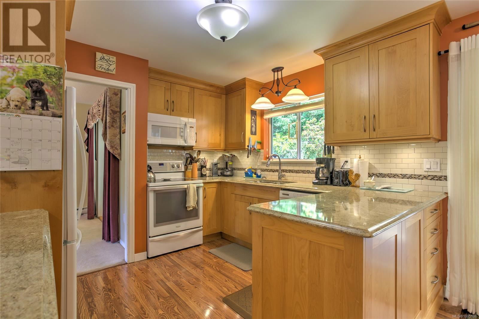 206 COWICHAN AVENUE EAST Image 16