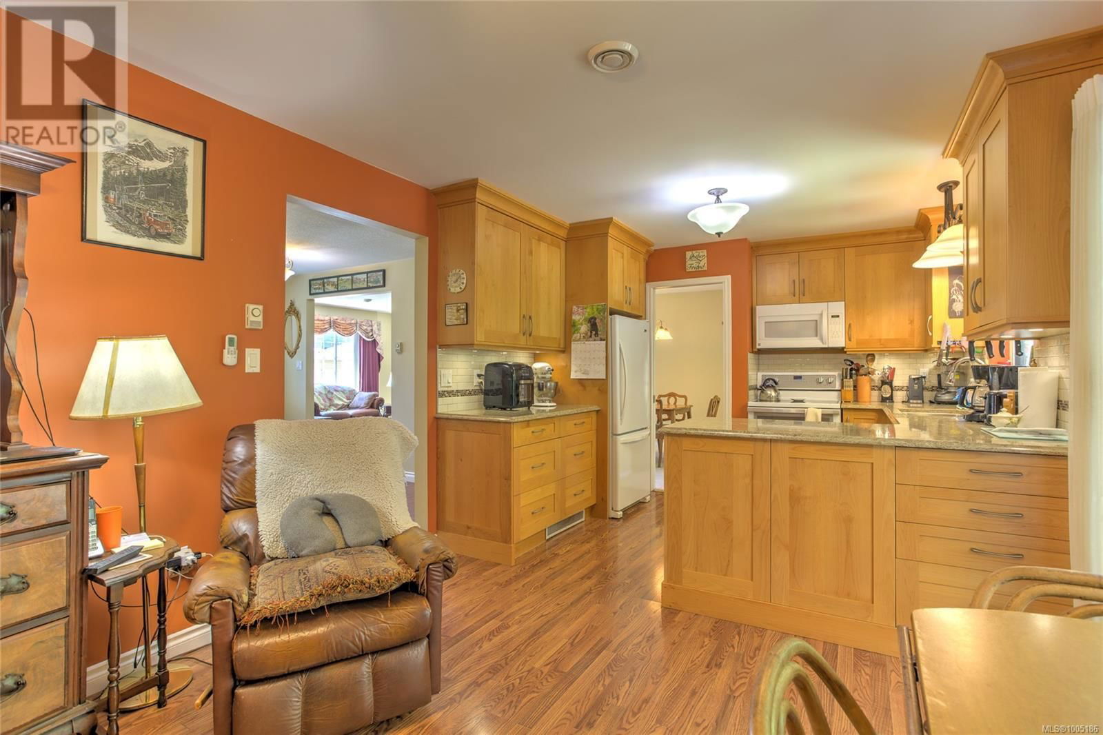206 COWICHAN AVENUE EAST Image 21