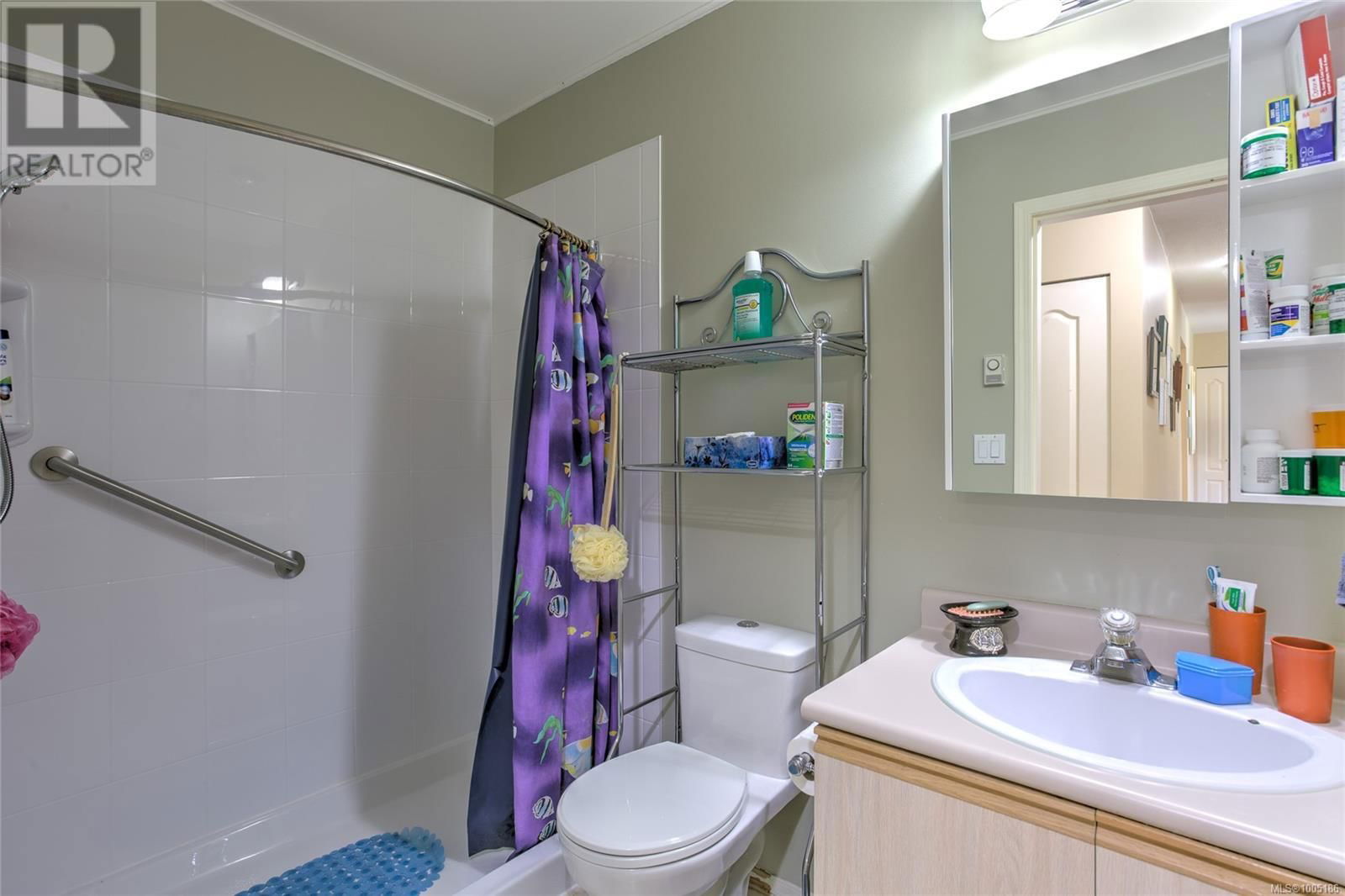 206 COWICHAN AVENUE EAST Image 24