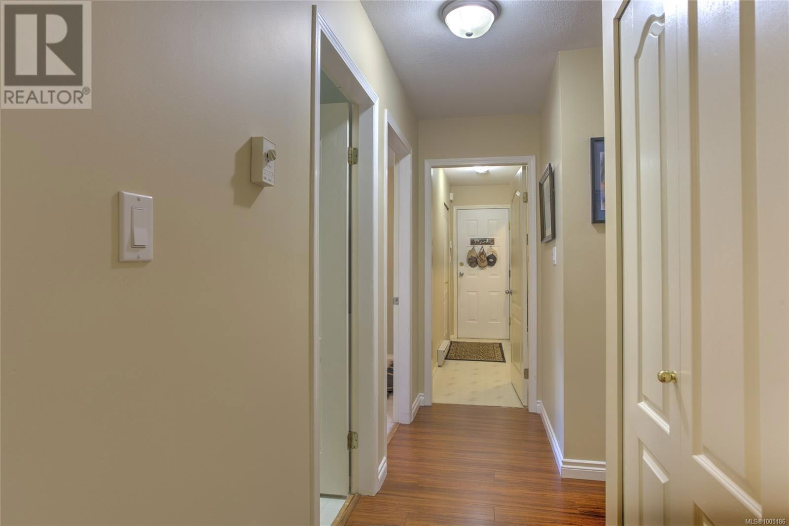 206 COWICHAN AVENUE EAST Image 25
