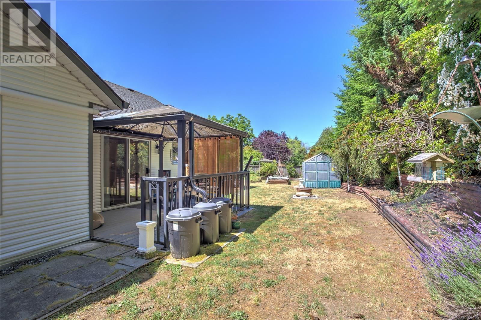 206 COWICHAN AVENUE EAST Image 32