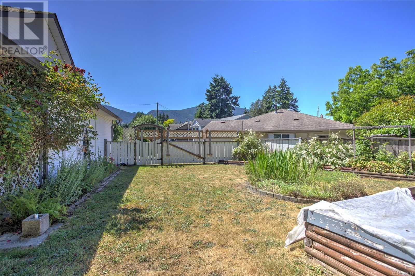 206 COWICHAN AVENUE EAST Image 35