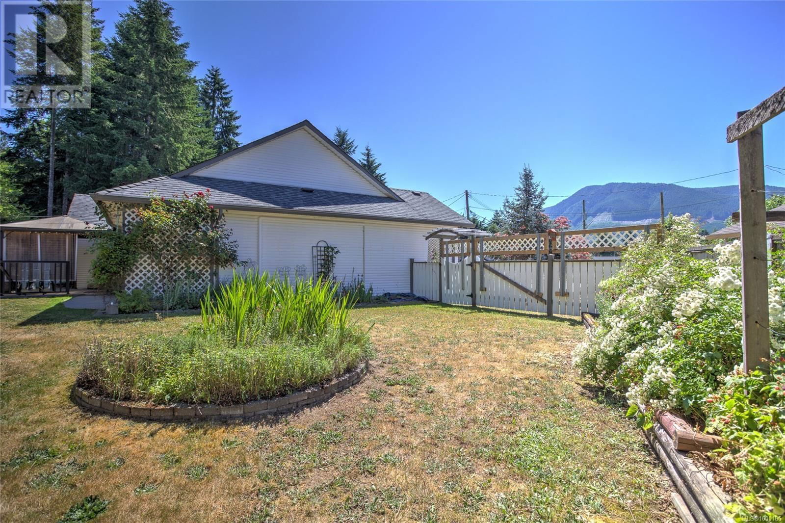 206 COWICHAN AVENUE EAST Image 36