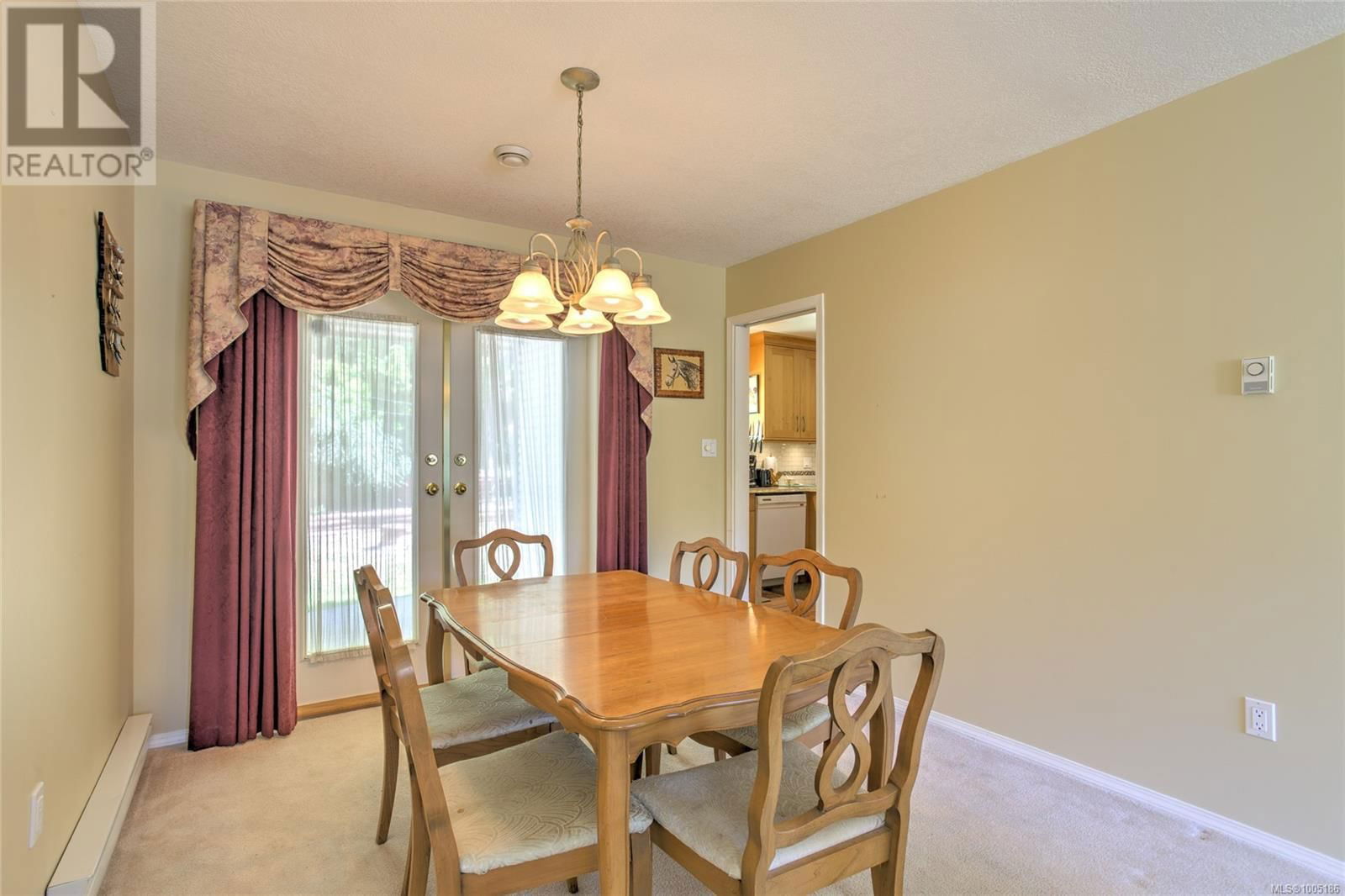 206 COWICHAN AVENUE EAST Image 4