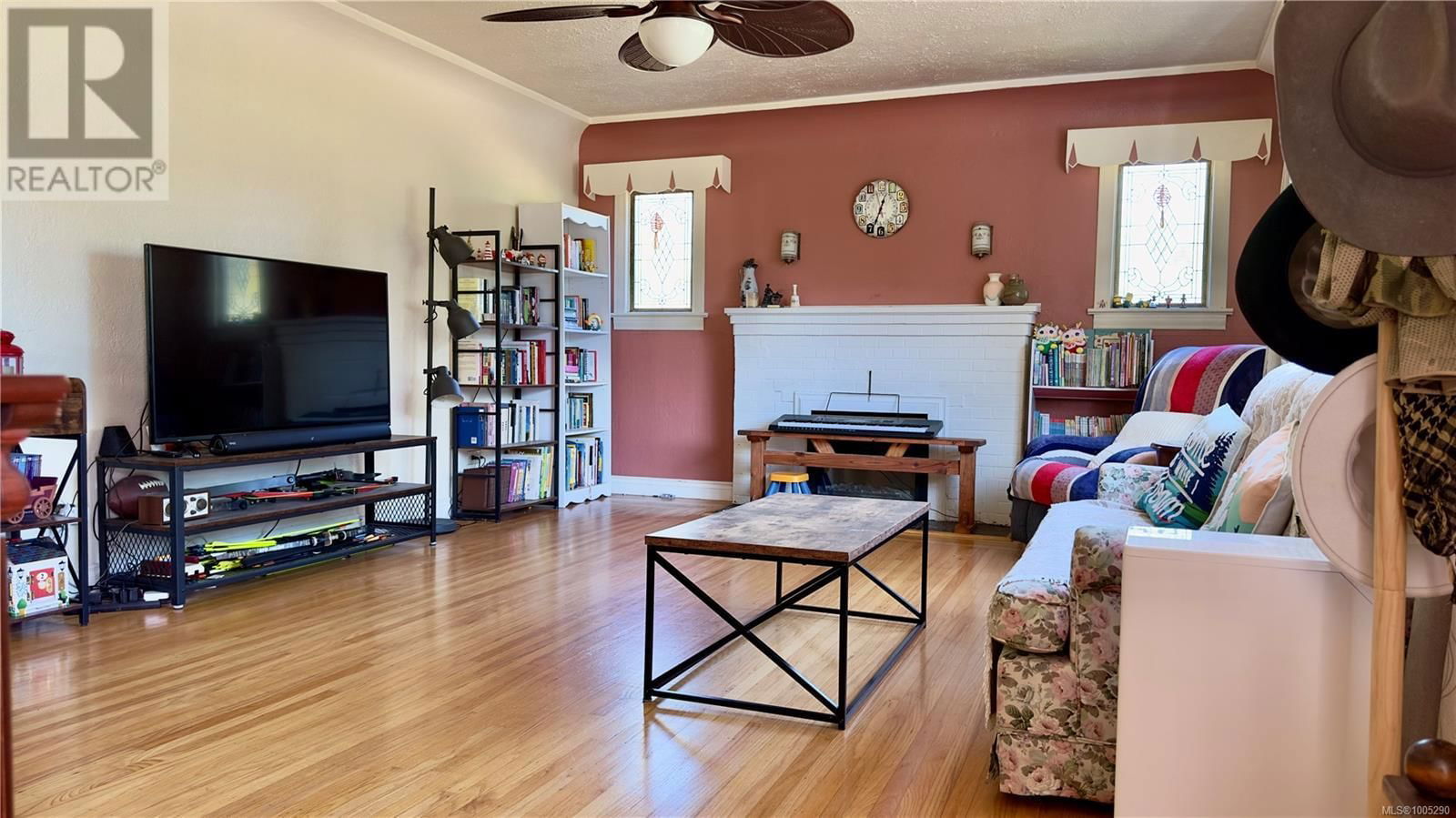 365 HOWARD AVENUE Image 11