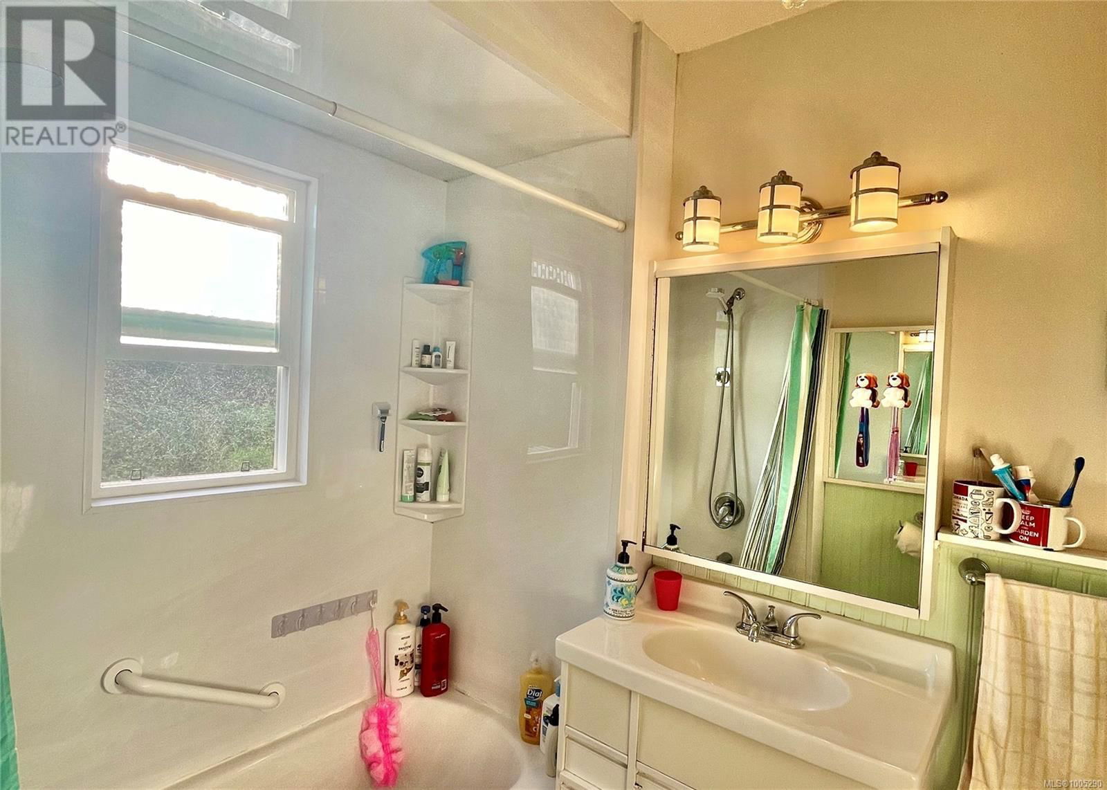 365 HOWARD AVENUE Image 21